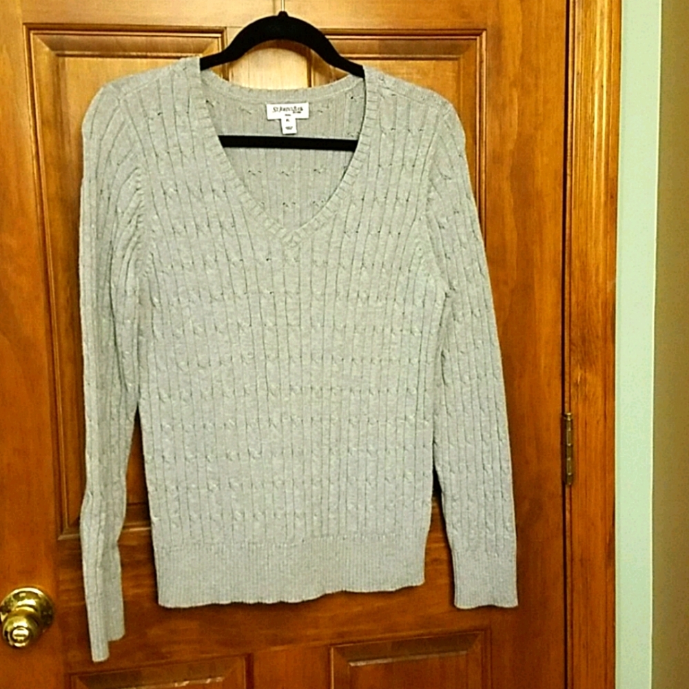 3/$20--Sweater LP cable knit Grey